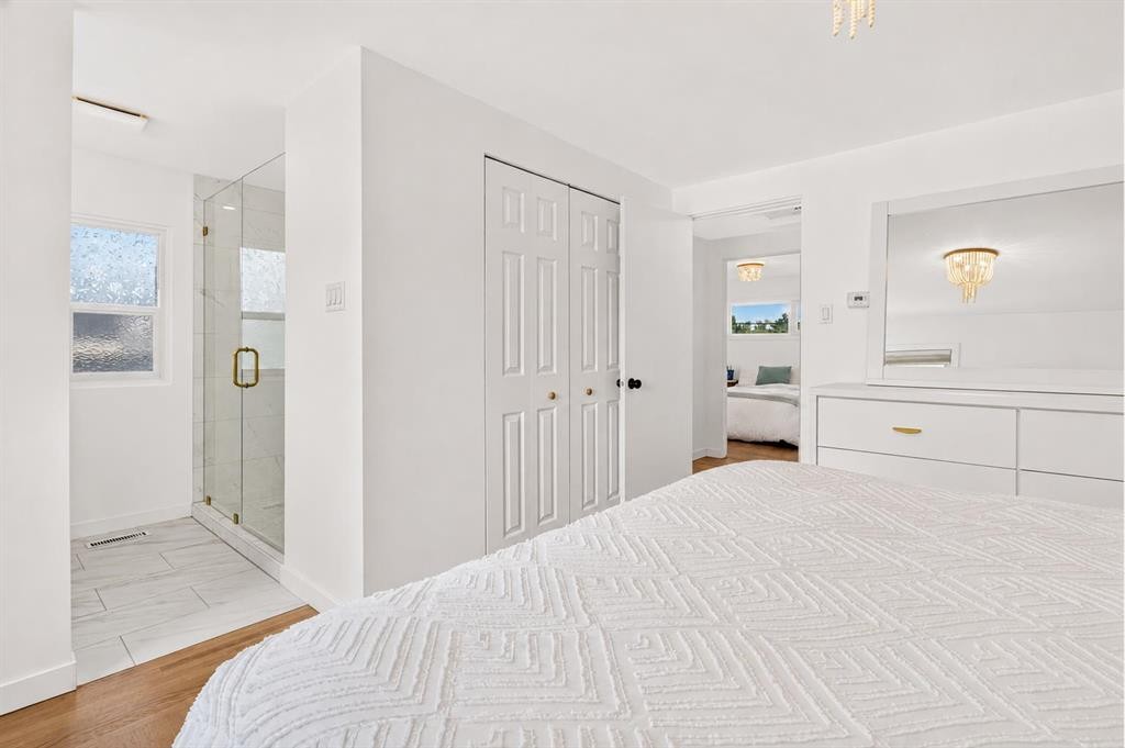 10719 Mapleglen Crescent Se, Calgary, AB - Indoor Photo Showing Bedroom