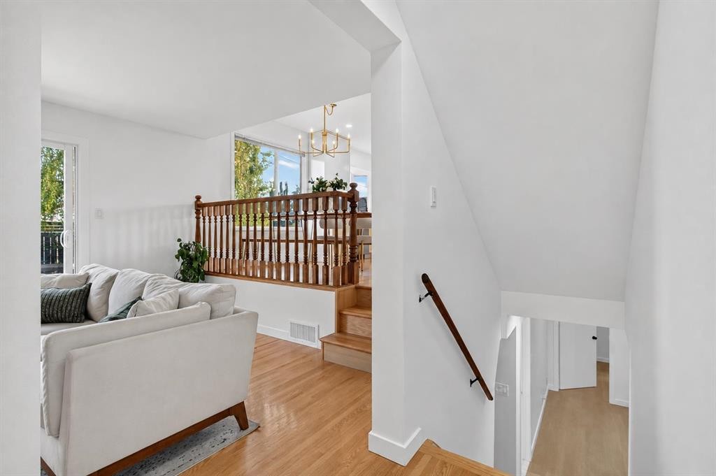 10719 Mapleglen Crescent Se, Calgary, AB - Indoor