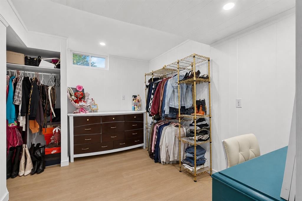 10719 Mapleglen Crescent Se, Calgary, AB - Indoor With Storage