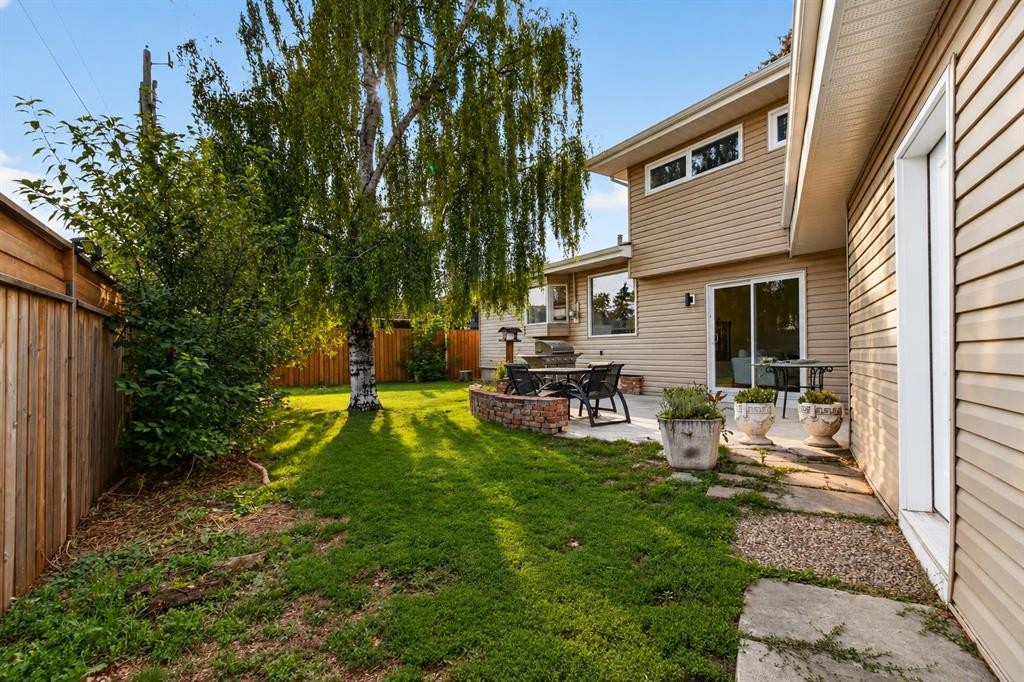 10719 Mapleglen Crescent Se, Calgary, AB - Outdoor With Deck Patio Veranda With Exterior