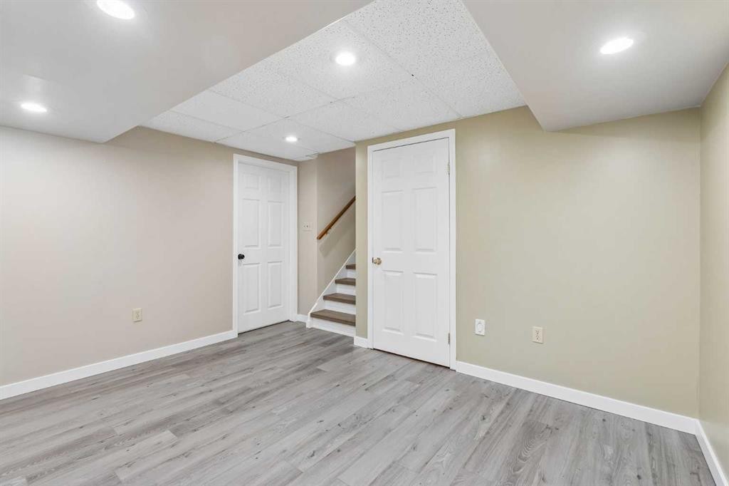 744 Riverbend Drive Se, Calgary, AB - Indoor