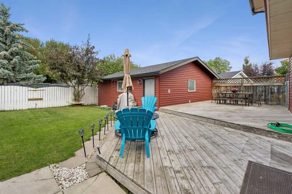 744 Riverbend Drive Se, Calgary, AB - Outdoor With Deck Patio Veranda