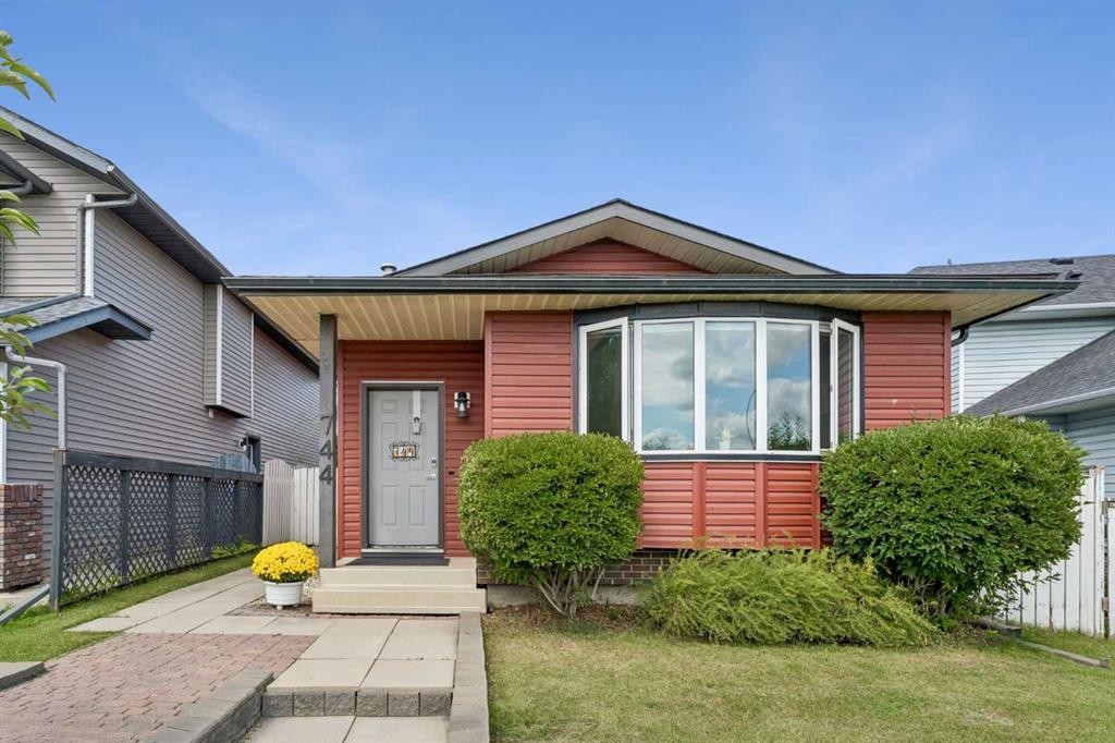 744 Riverbend Drive Se, Calgary, AB - Outdoor
