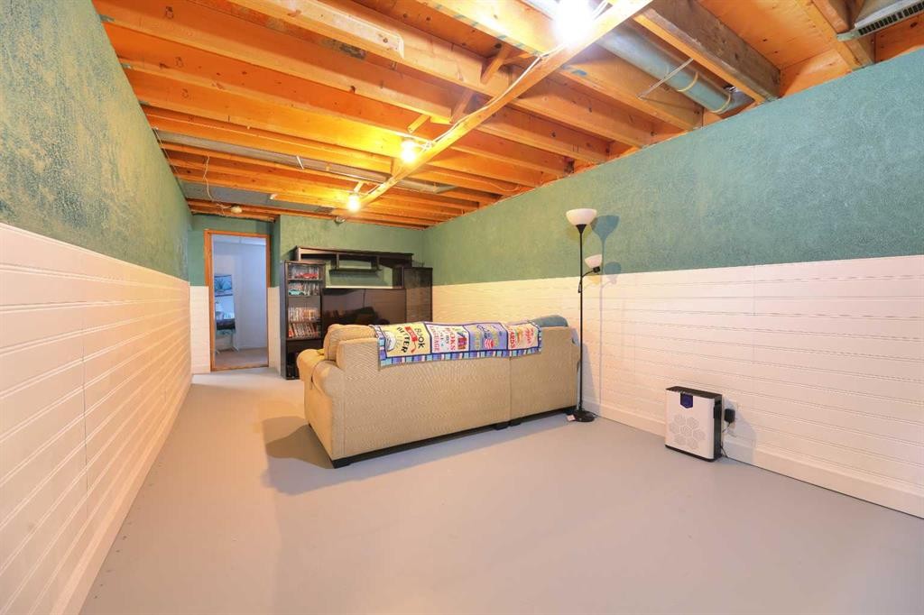 108 Pinecliff Way Ne, Calgary, AB - Indoor