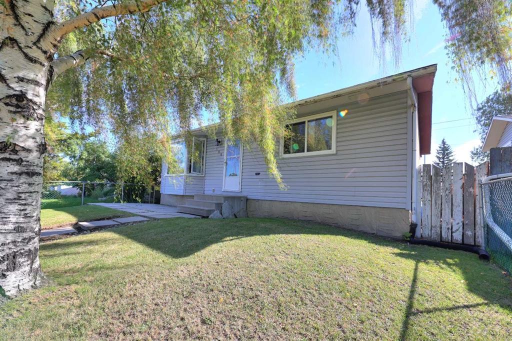 108 Pinecliff Way Ne, Calgary, AB - Outdoor