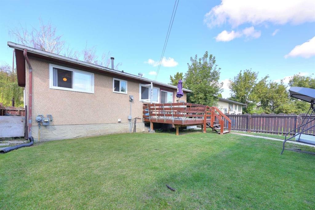 108 Pinecliff Way Ne, Calgary, AB - Outdoor With Deck Patio Veranda