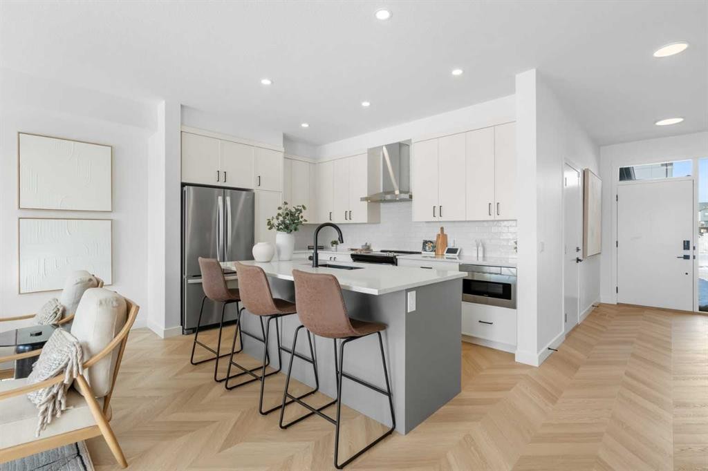 8493 21 Avenue Se, Calgary, AB - Indoor Photo Showing Kitchen With Stainless Steel Kitchen With Upgraded Kitchen