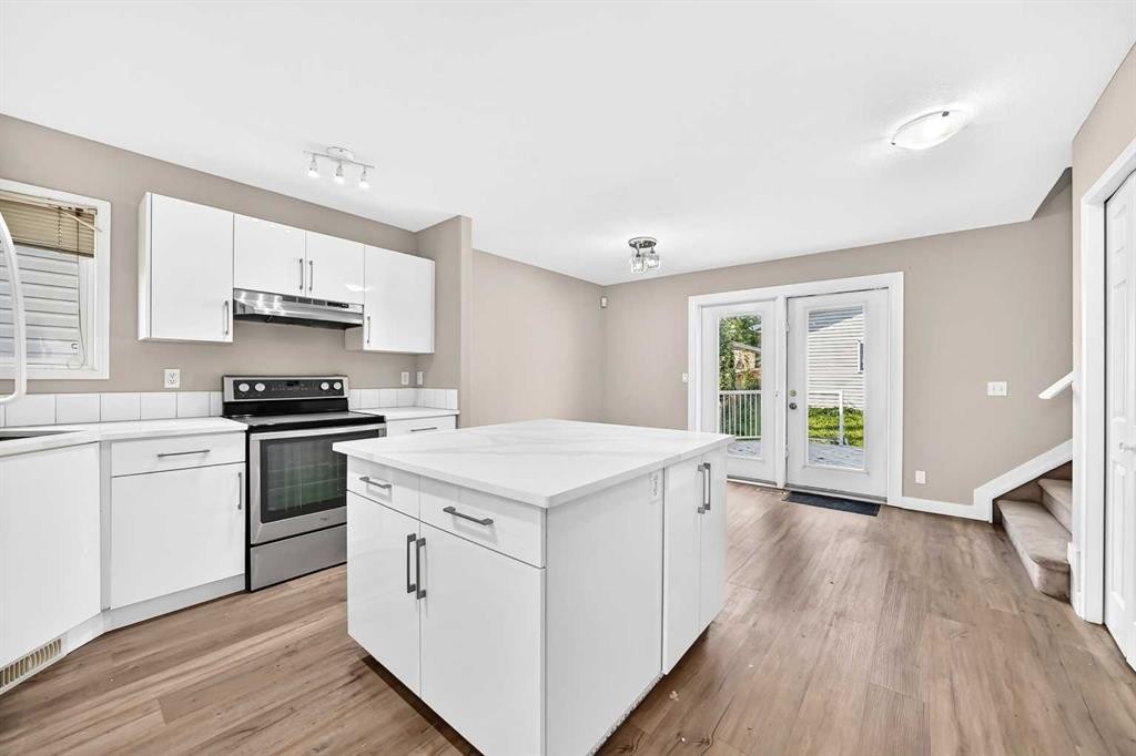78 Tarington Place Ne, Calgary, AB - Indoor Photo Showing Kitchen
