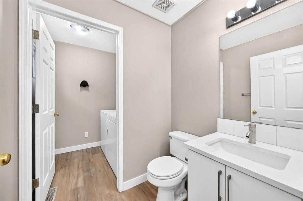 78 Tarington Place Ne, Calgary, AB - Indoor Photo Showing Bathroom