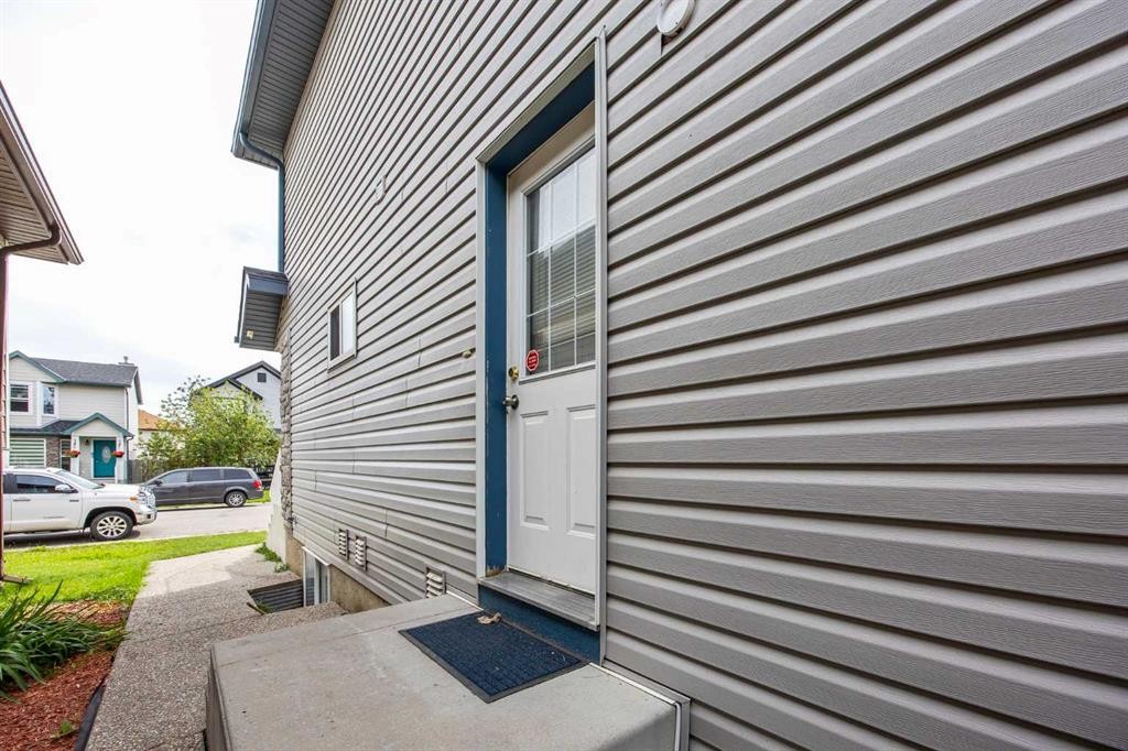 78 Tarington Place Ne, Calgary, AB - Outdoor