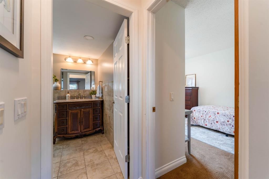 1004 Huntercove Place Nw, Calgary, AB