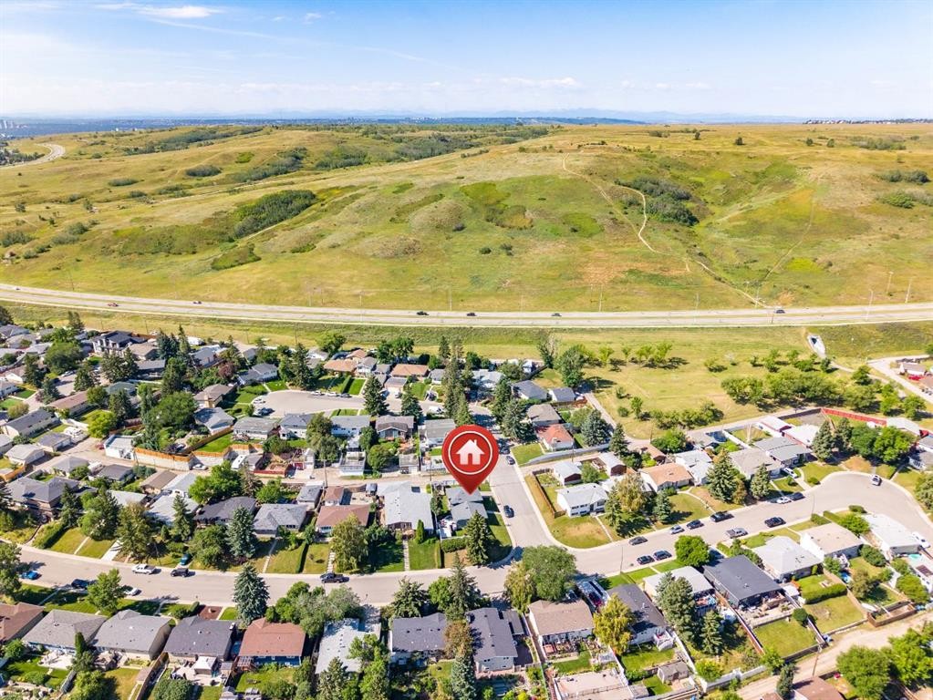 1004 Huntercove Place Nw, Calgary, AB