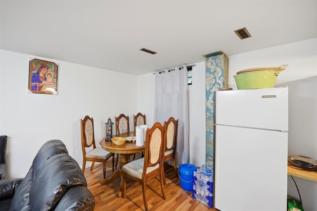 6907 4 Avenue Ne, Calgary, AB