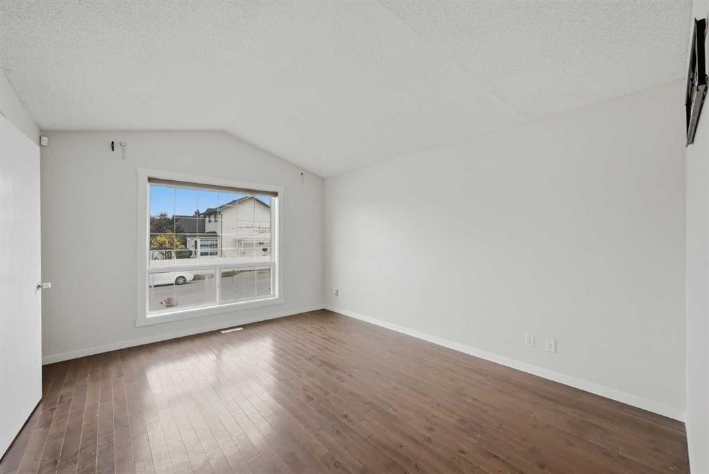 11 Martinwood Road Ne, Calgary, AB