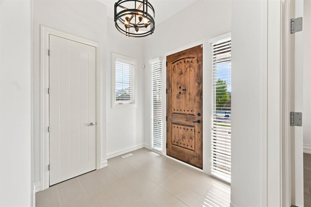 117 Spring Water Close, Heritage Pointe, AB - Indoor Photo Showing Other Room