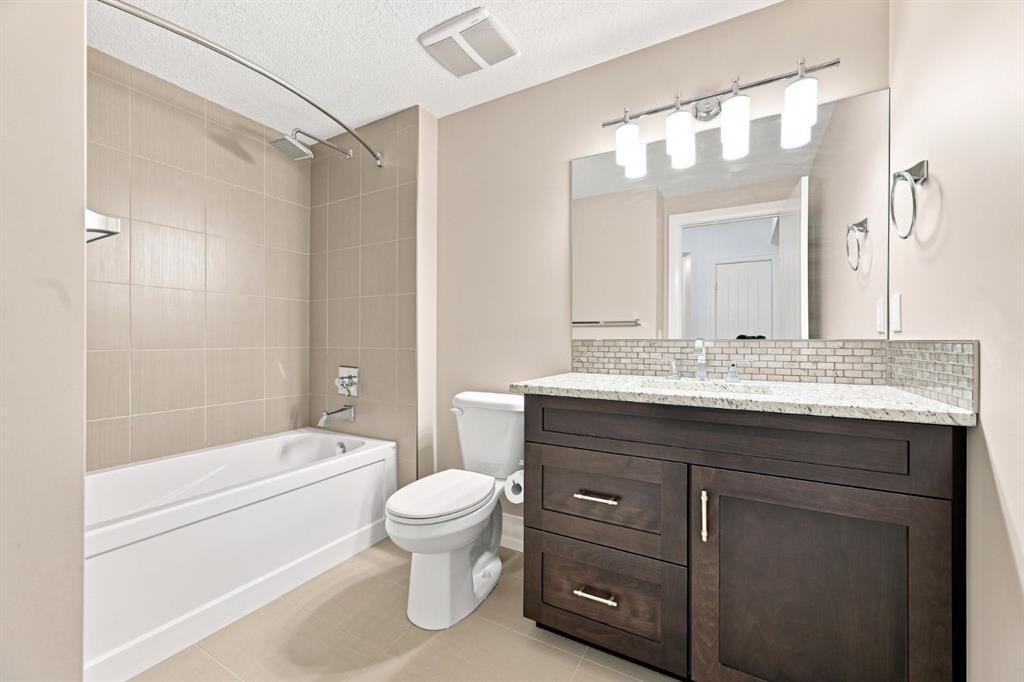 117 Spring Water Close, Heritage Pointe, AB - Indoor Photo Showing Bathroom