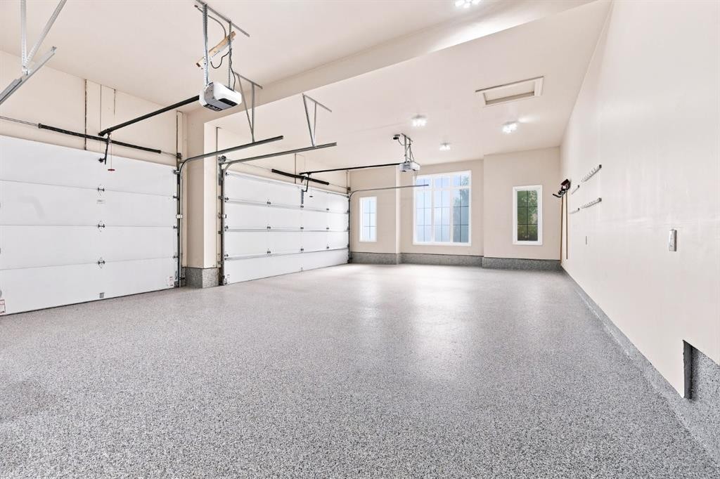 117 Spring Water Close, Heritage Pointe, AB - Indoor Photo Showing Garage