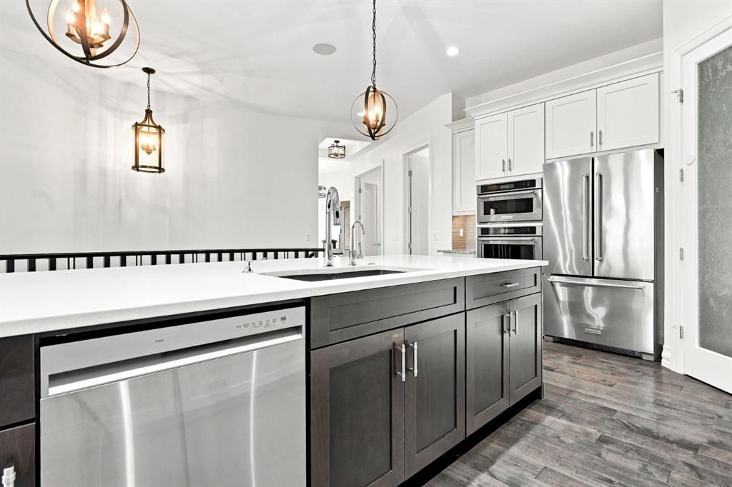 117 Spring Water Close, Heritage Pointe, AB - Indoor Photo Showing Kitchen With Upgraded Kitchen