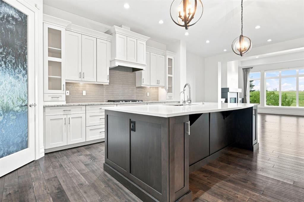 117 Spring Water Close, Heritage Pointe, AB - Indoor Photo Showing Kitchen With Upgraded Kitchen