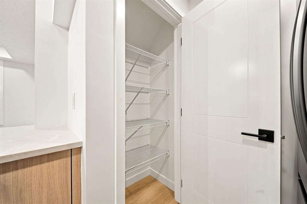 189 148 Avenue Nw, Calgary, AB - Indoor With Storage