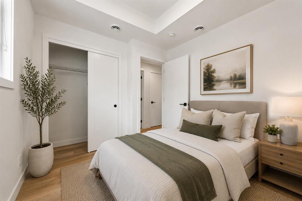 189 148 Avenue Nw, Calgary, AB - Indoor Photo Showing Bedroom
