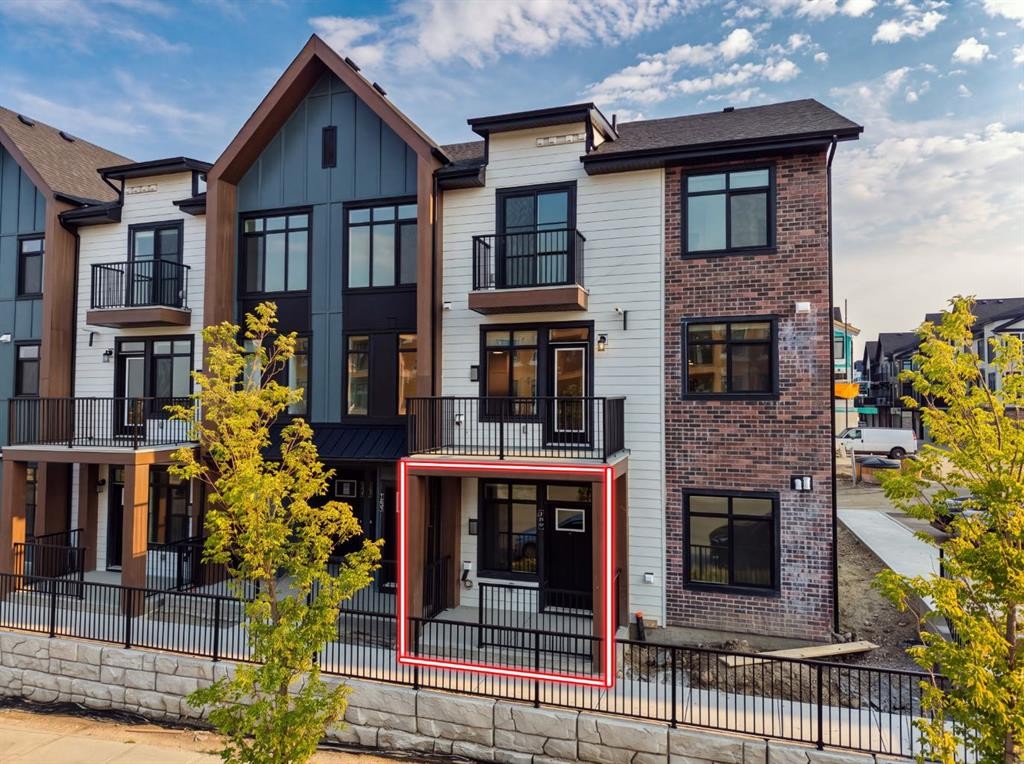 189 148 Avenue Nw, Calgary, AB - Outdoor With Facade