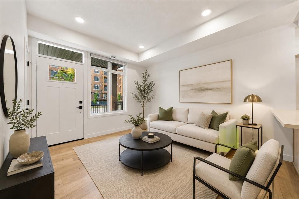 189 148 Avenue Nw, Calgary, AB - Indoor Photo Showing Living Room