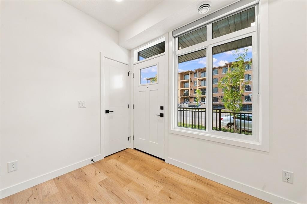 189 148 Avenue Nw, Calgary, AB - Indoor Photo Showing Other Room