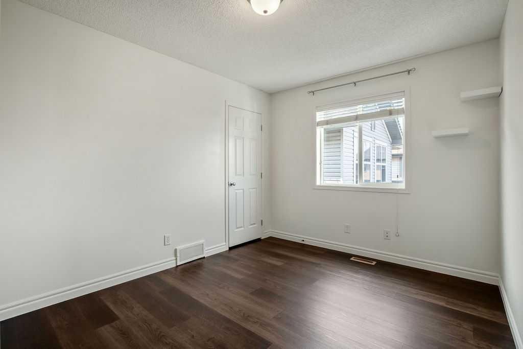 134 Prestwick Terrace Se, Calgary, AB