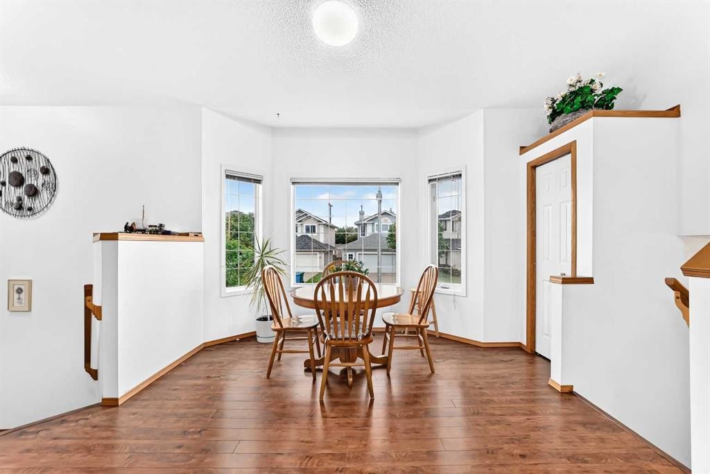 98 Country Hills Heights Nw, Calgary, AB - Indoor Photo Showing Dining Room