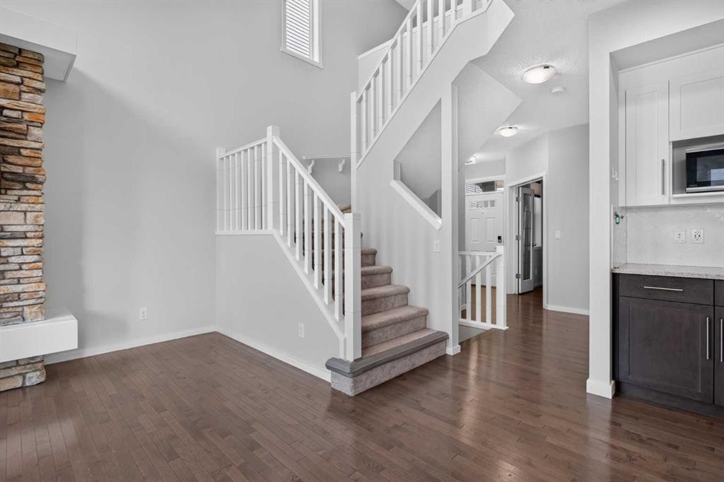 80 Nolancrest Green Nw, Calgary, AB - Indoor Photo Showing Other Room