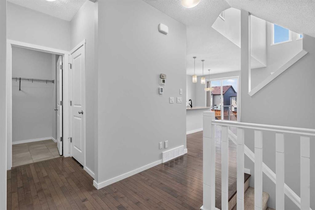 80 Nolancrest Green Nw, Calgary, AB - Indoor Photo Showing Other Room