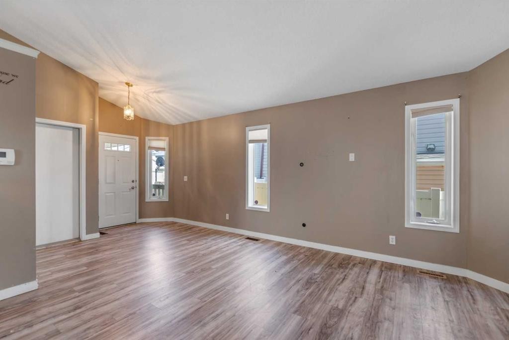 139 Los Alamos Place Ne, Calgary, AB - Indoor Photo Showing Other Room