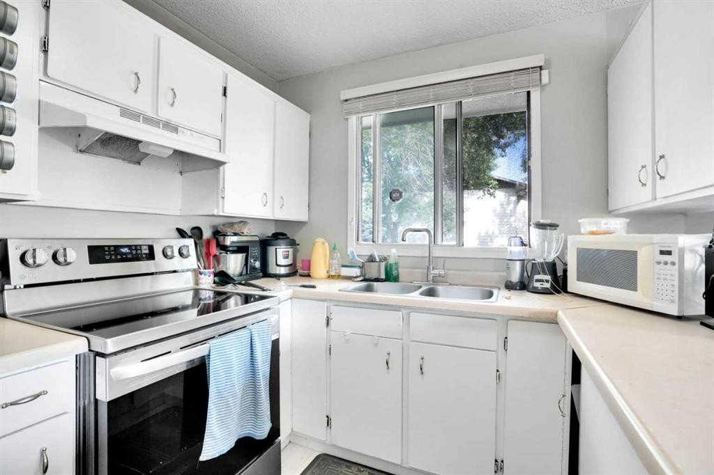 707 Whitehill Way Ne, Calgary, AB