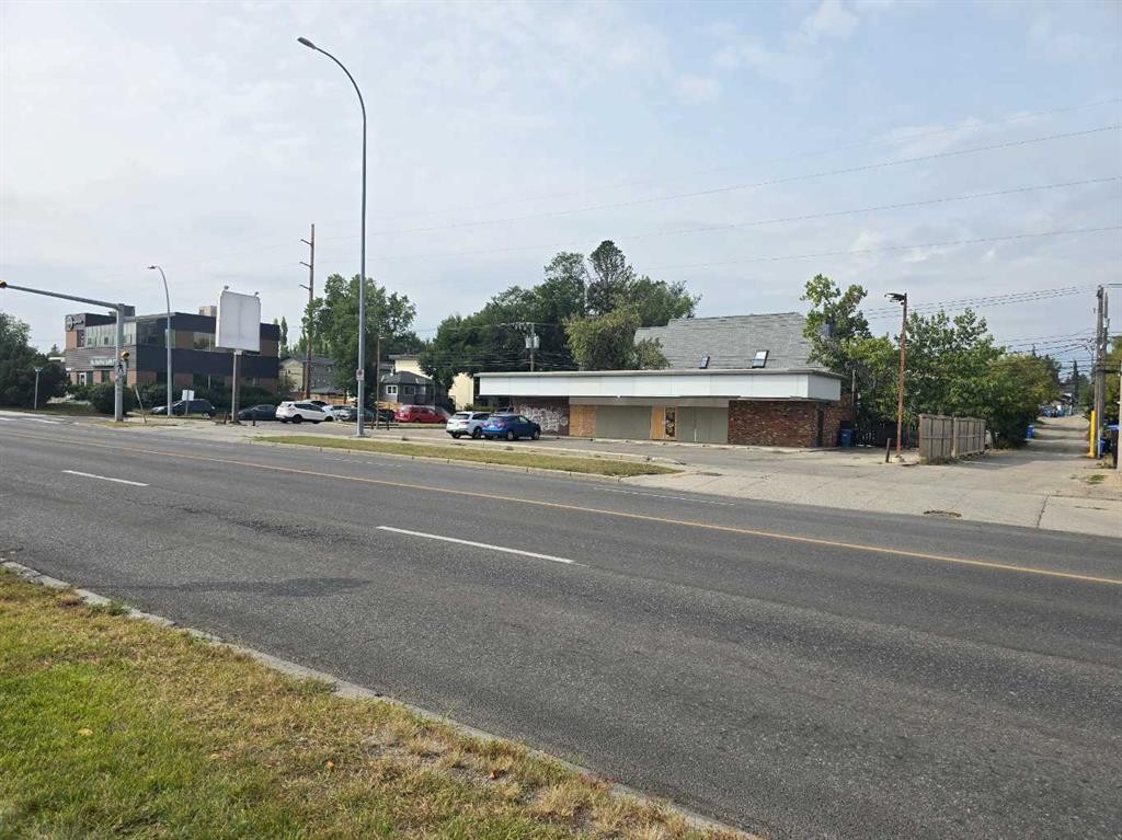 2903 Centre Street Nw, Calgary, AB