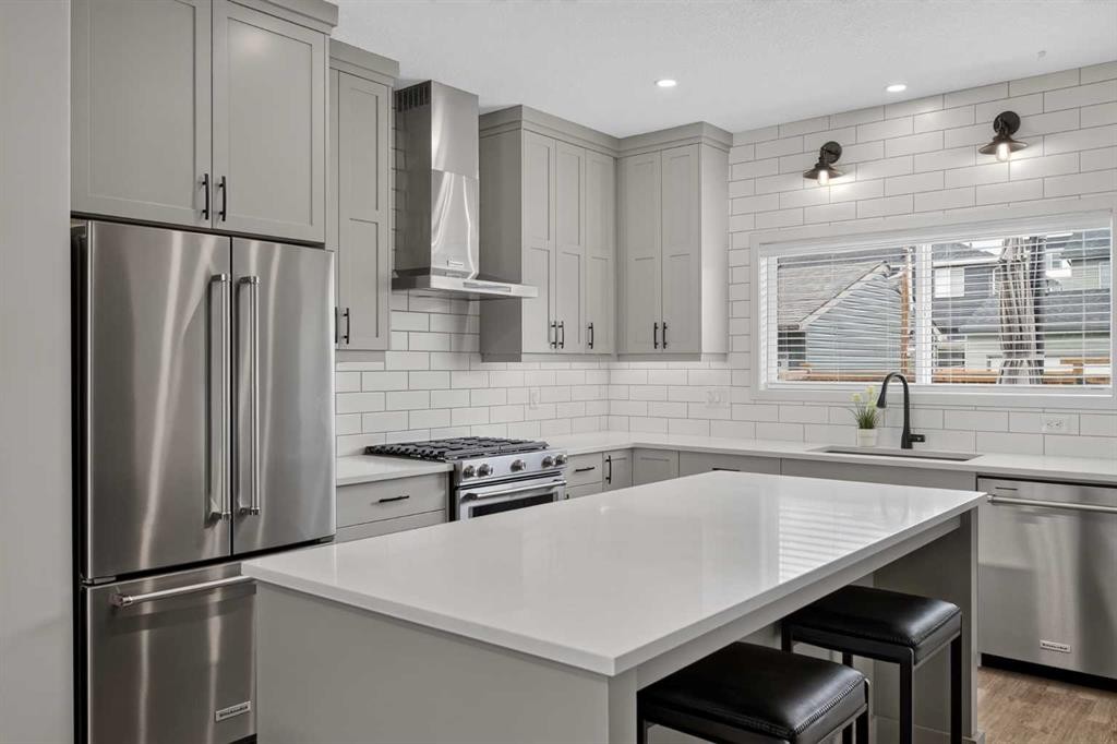 374 Wolf Creek Manor Se, Calgary, AB - Indoor Photo Showing Kitchen With Upgraded Kitchen