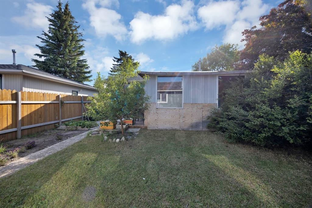 20 Falton Way Ne, Calgary, AB - Outdoor