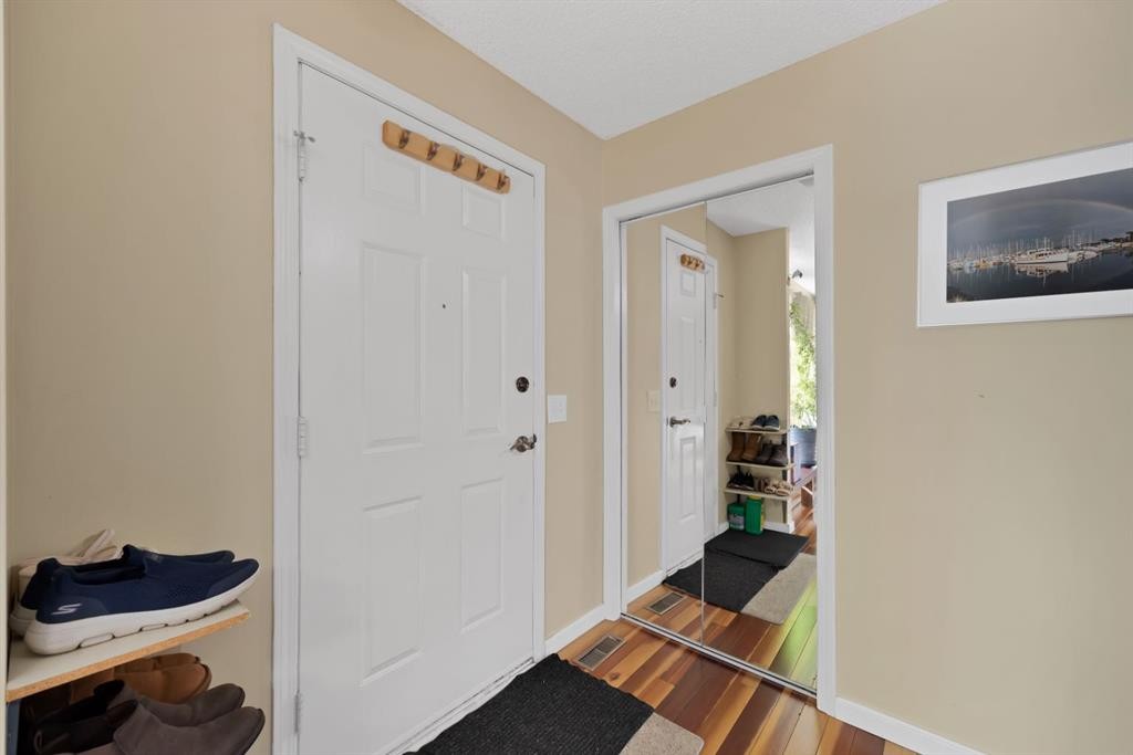 20 Falton Way Ne, Calgary, AB - Indoor Photo Showing Other Room