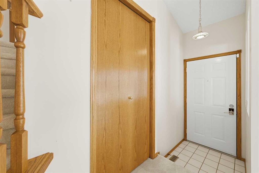 141 Woodbrook Road Sw, Calgary, AB