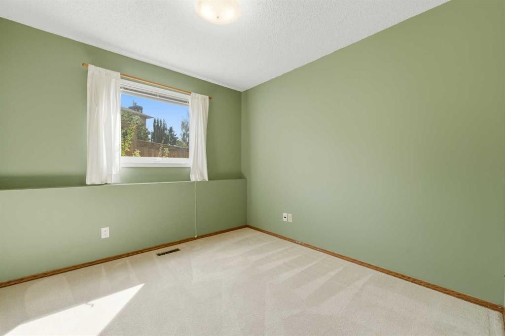 141 Woodbrook Road Sw, Calgary, AB