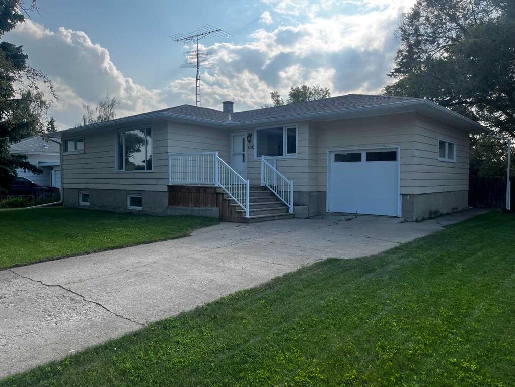 5202 56 Avenue, Olds, AB - Outdoor