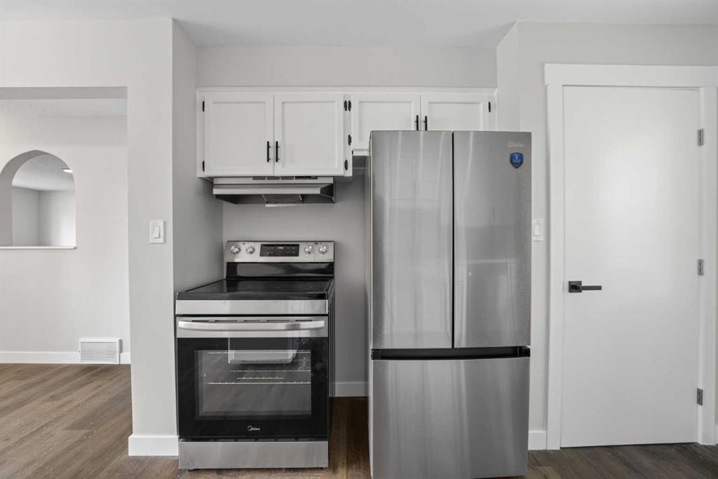 5202 56 Avenue, Olds, AB - Indoor Photo Showing Kitchen