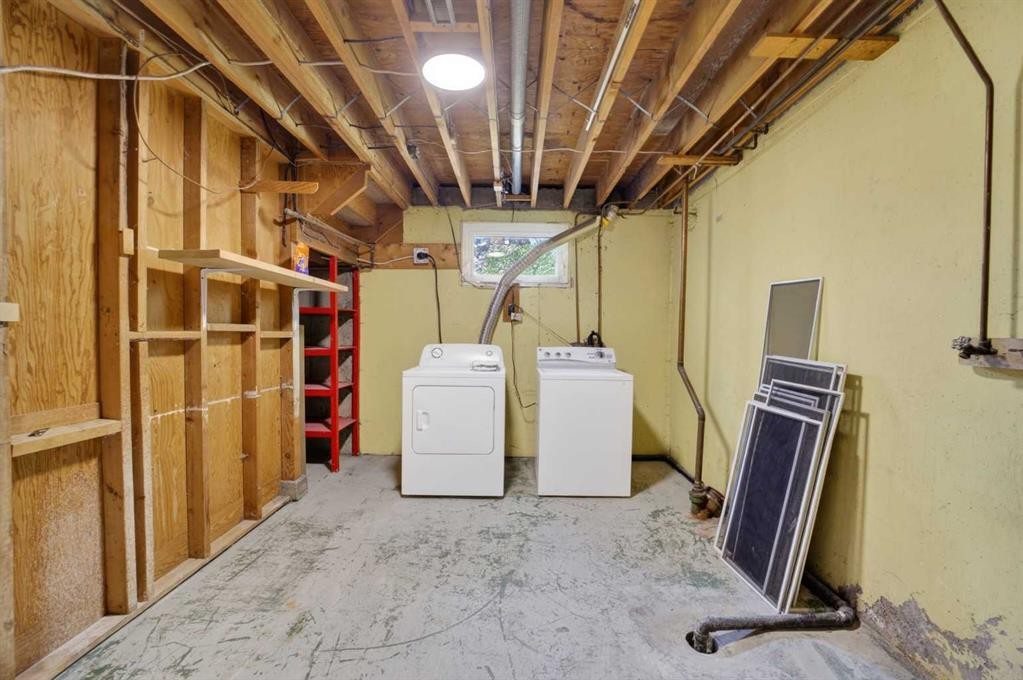5202 56 Avenue, Olds, AB - Indoor Photo Showing Laundry Room
