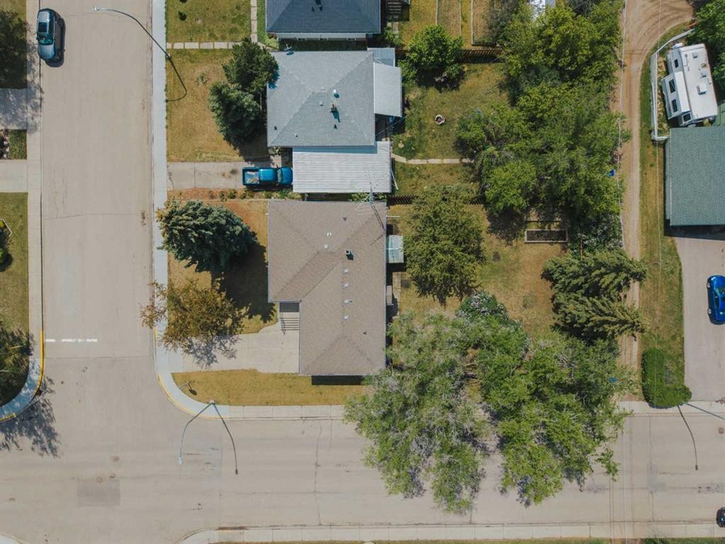 5202 56 Avenue, Olds, AB - Outdoor