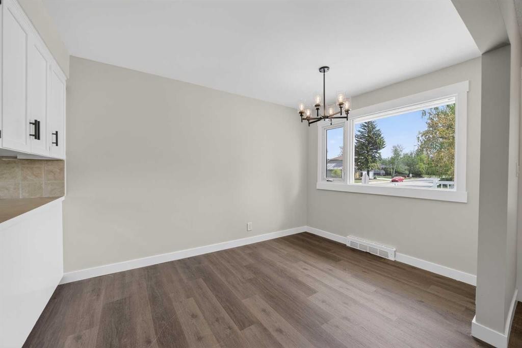 5202 56 Avenue, Olds, AB - Indoor Photo Showing Other Room