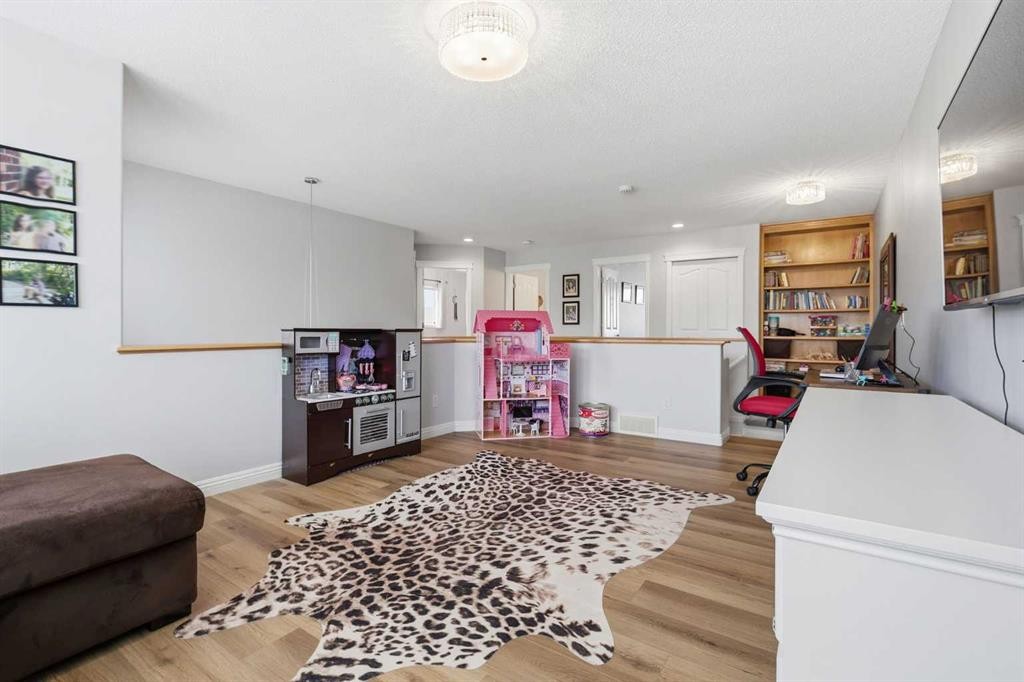 182 Kincora Park Nw, Calgary, AB - Indoor Photo Showing Living Room