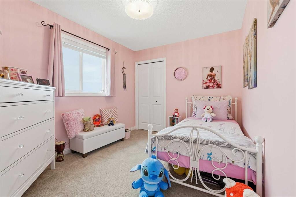 182 Kincora Park Nw, Calgary, AB - Indoor Photo Showing Bedroom