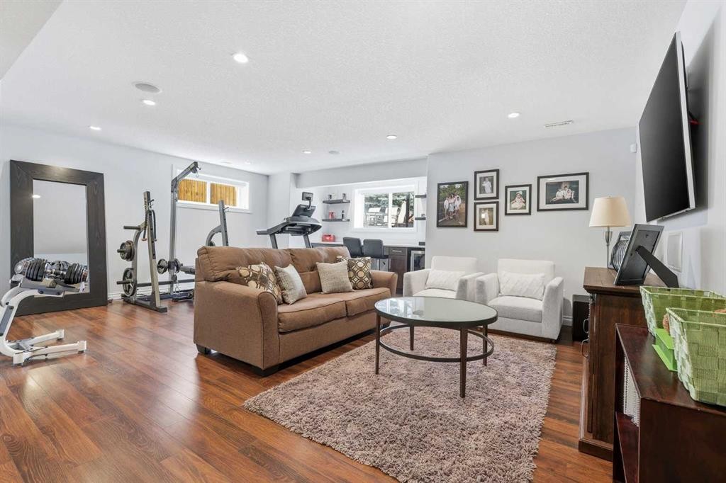 182 Kincora Park Nw, Calgary, AB - Indoor Photo Showing Living Room