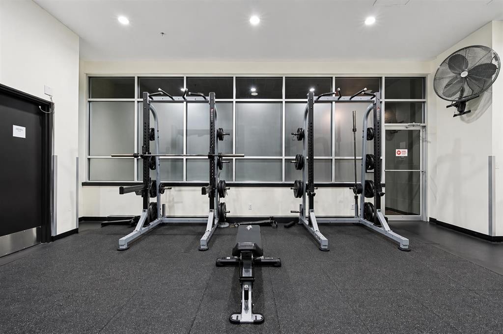 3202-210 15 Avenue Se, Calgary, AB - Indoor Photo Showing Gym Room