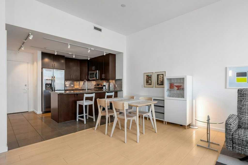 3202-210 15 Avenue Se, Calgary, AB - Indoor